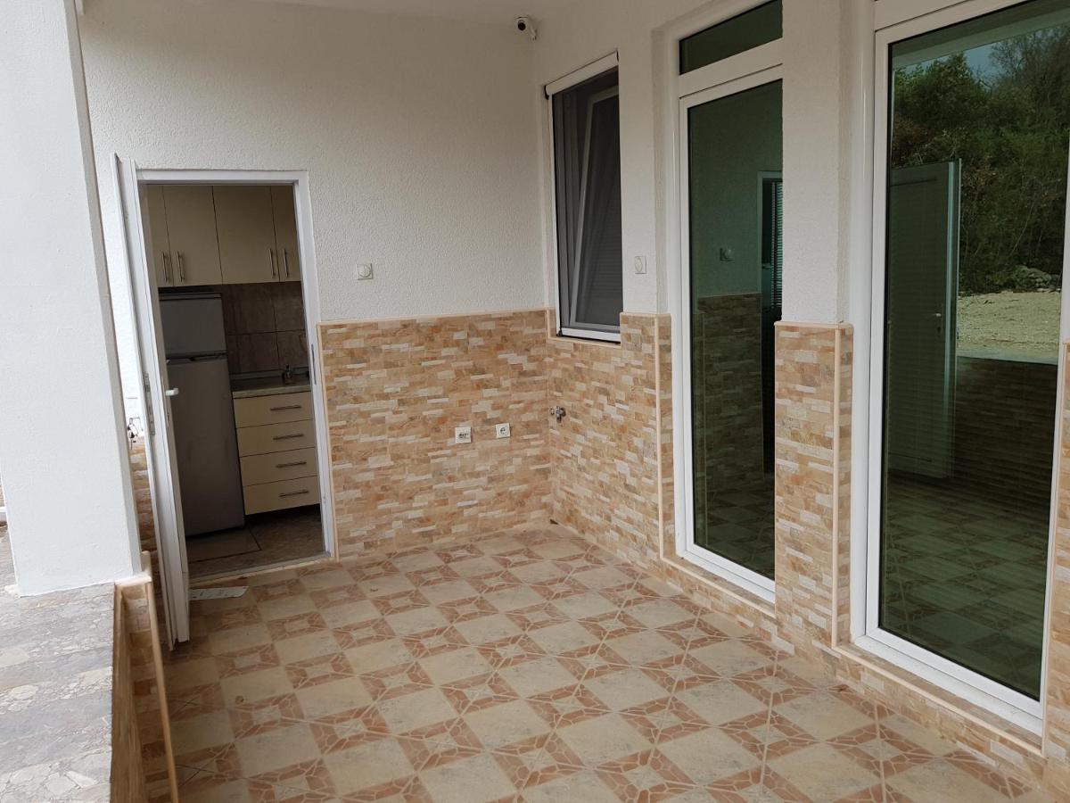 Apartmani Vila Ebra 尤塔哈 外观 照片