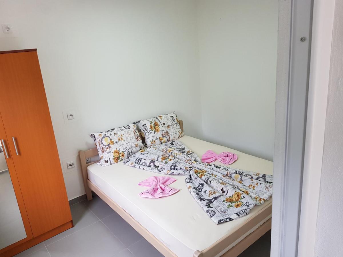Apartmani Vila Ebra 尤塔哈 外观 照片