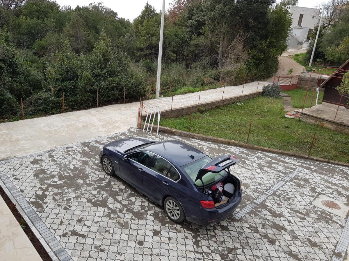 Apartmani Vila Ebra 尤塔哈 外观 照片