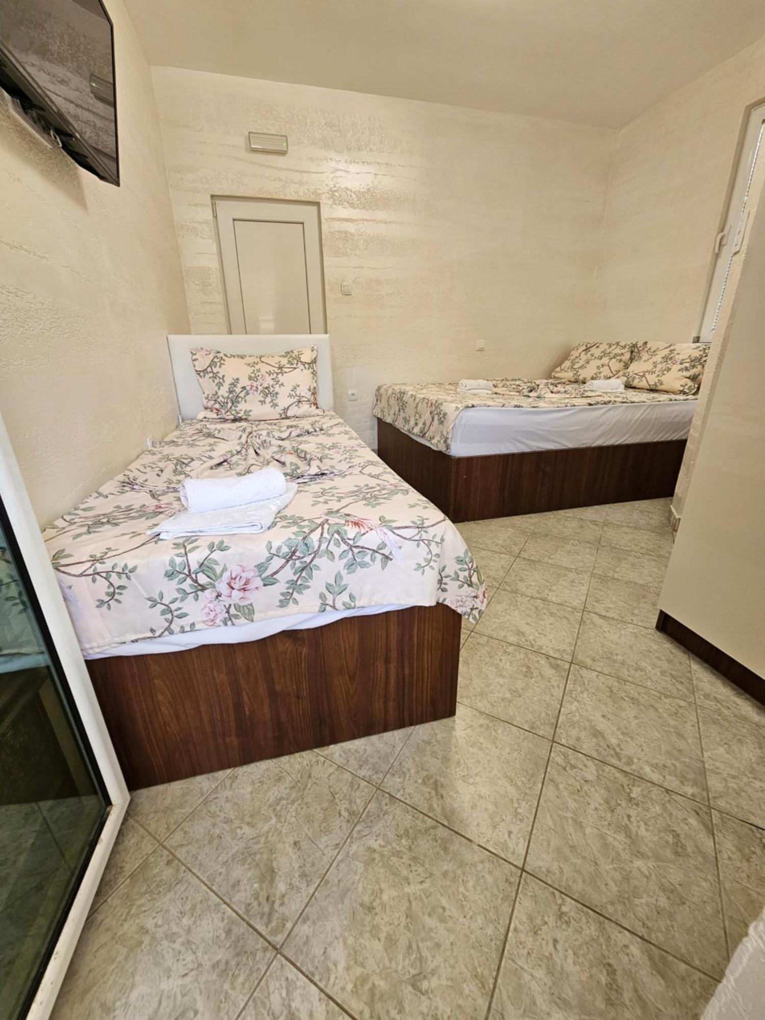 Apartmani Vila Ebra 尤塔哈 外观 照片