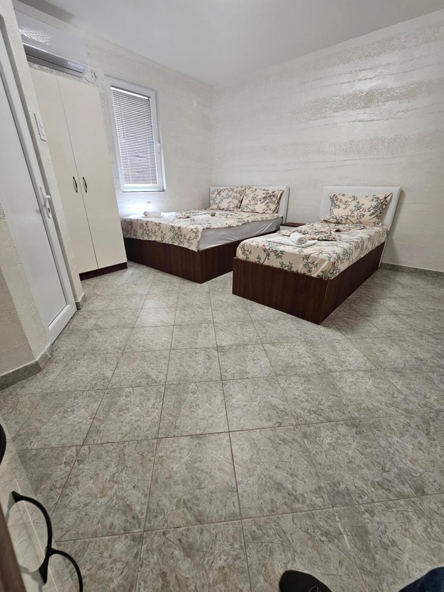 Apartmani Vila Ebra 尤塔哈 外观 照片