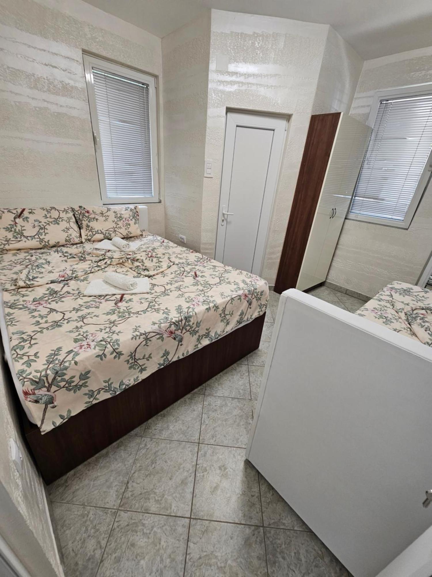 Apartmani Vila Ebra 尤塔哈 外观 照片