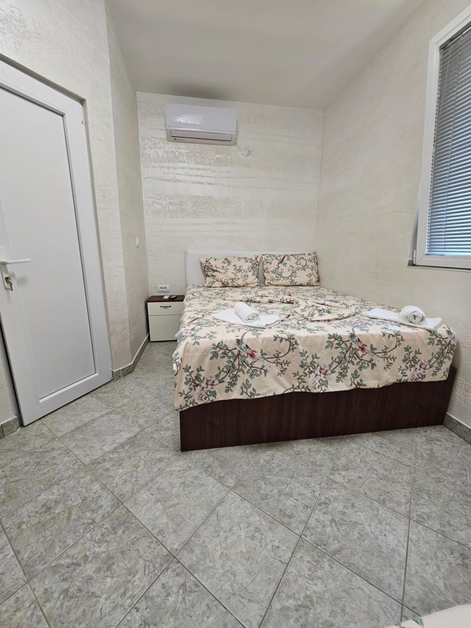 Apartmani Vila Ebra 尤塔哈 外观 照片