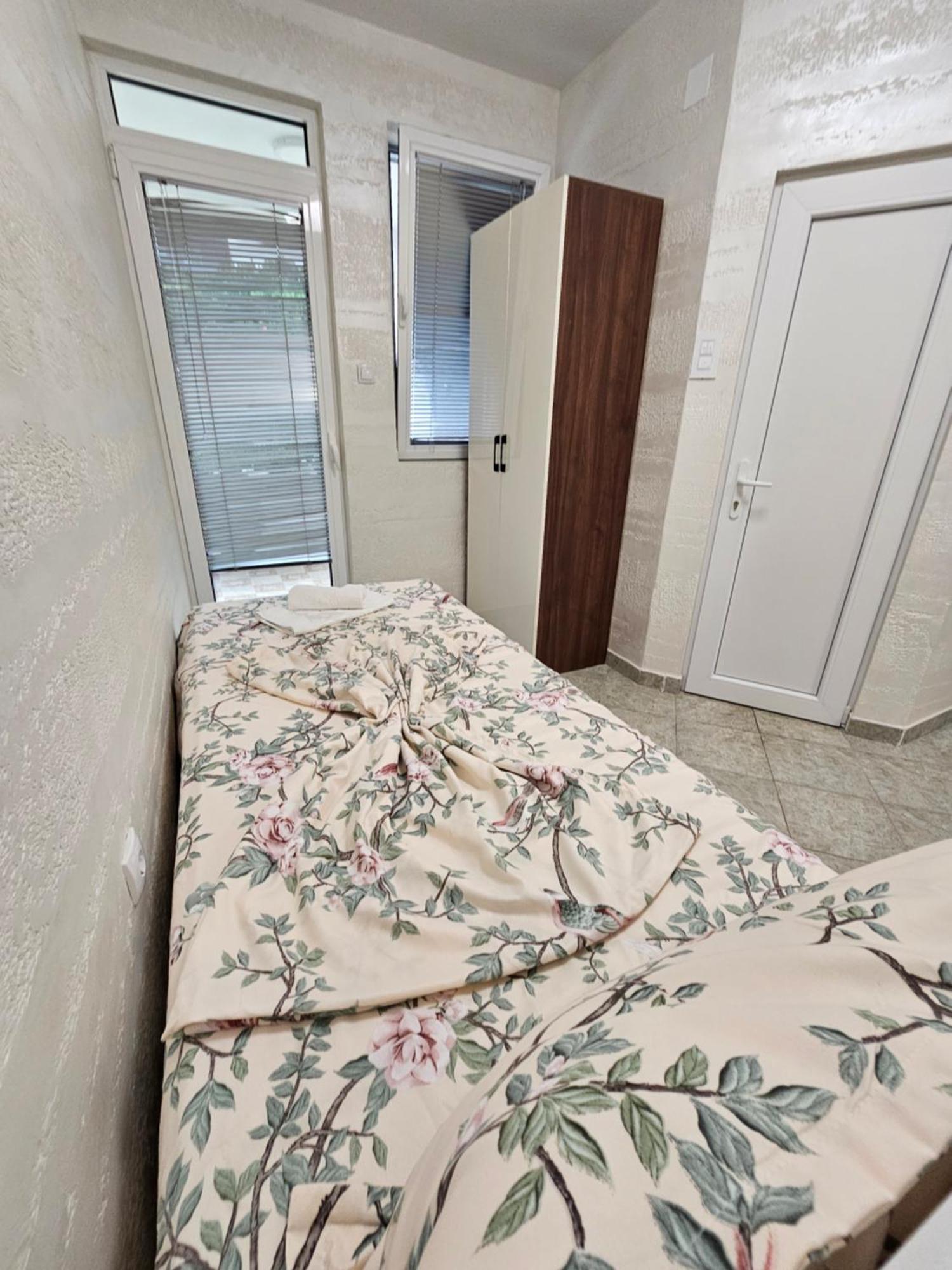 Apartmani Vila Ebra 尤塔哈 外观 照片