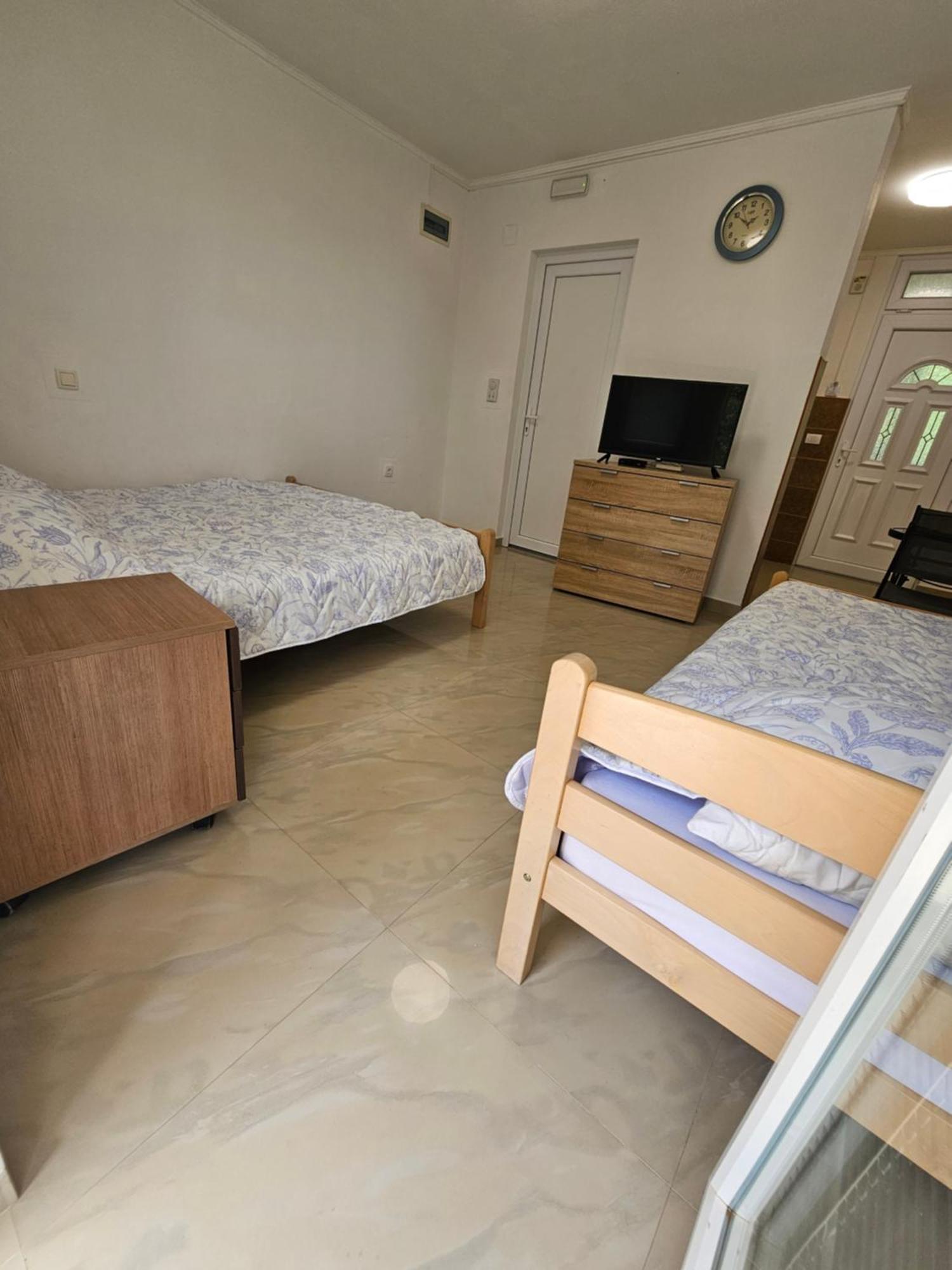 Apartmani Vila Ebra 尤塔哈 外观 照片