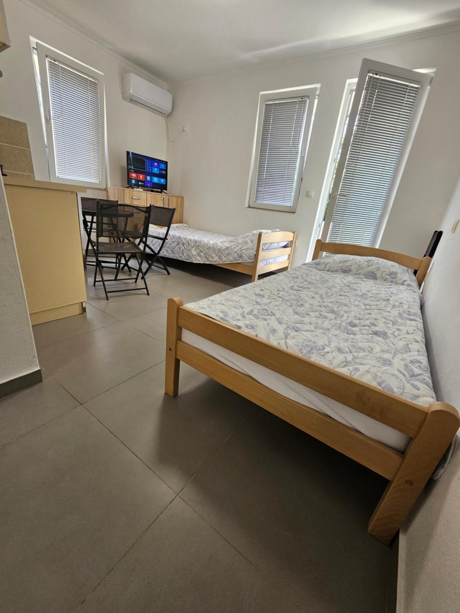 Apartmani Vila Ebra 尤塔哈 外观 照片