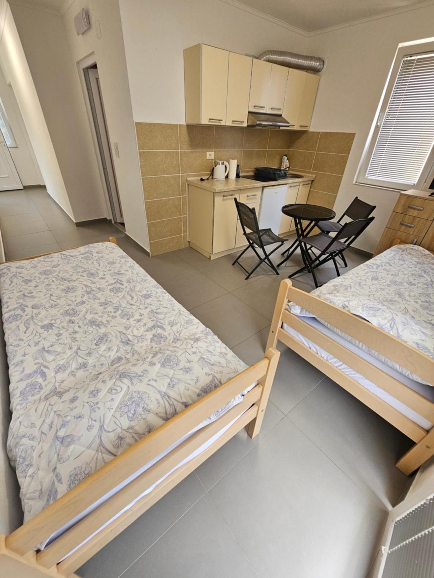 Apartmani Vila Ebra 尤塔哈 外观 照片