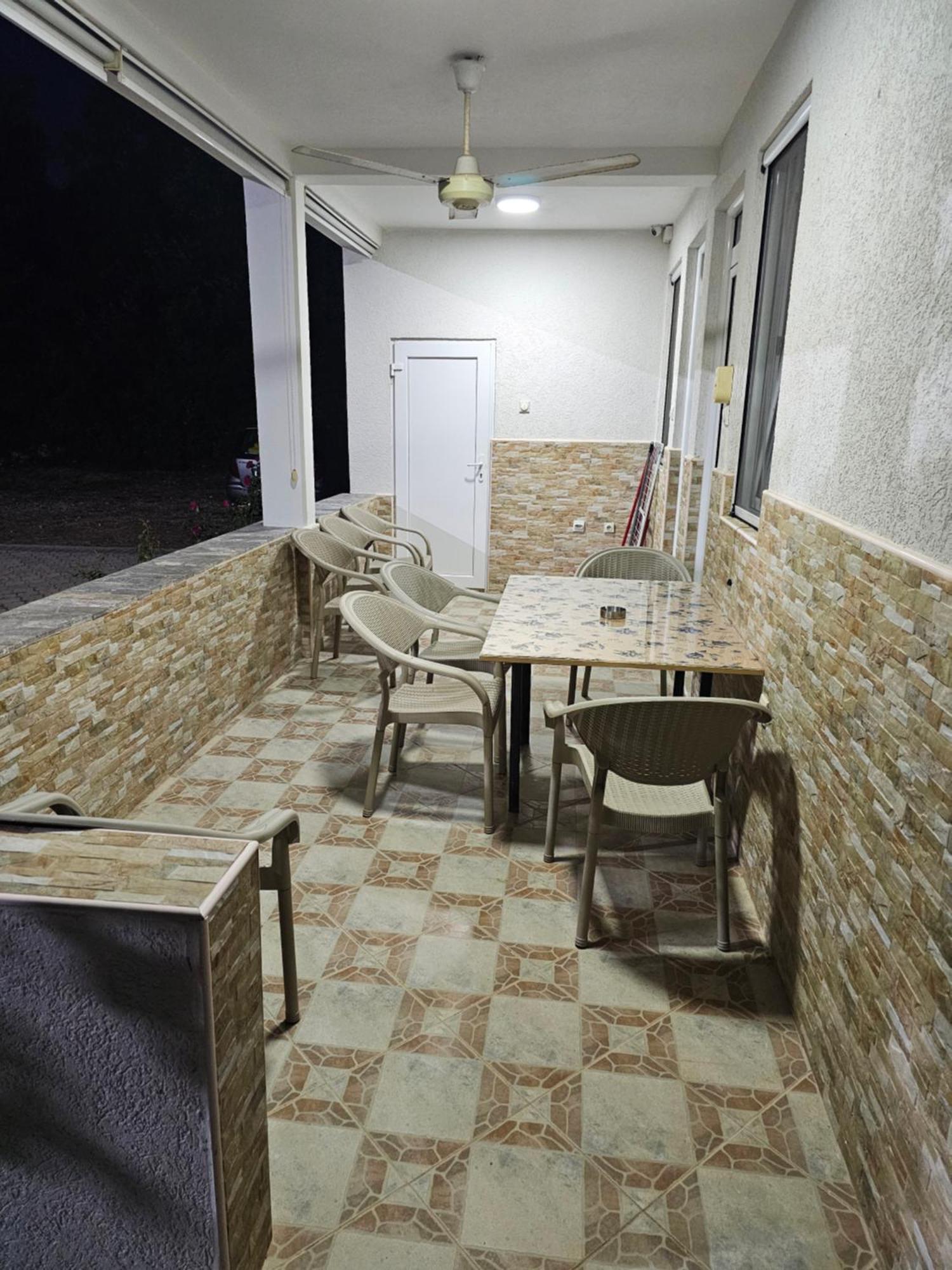 Apartmani Vila Ebra 尤塔哈 外观 照片