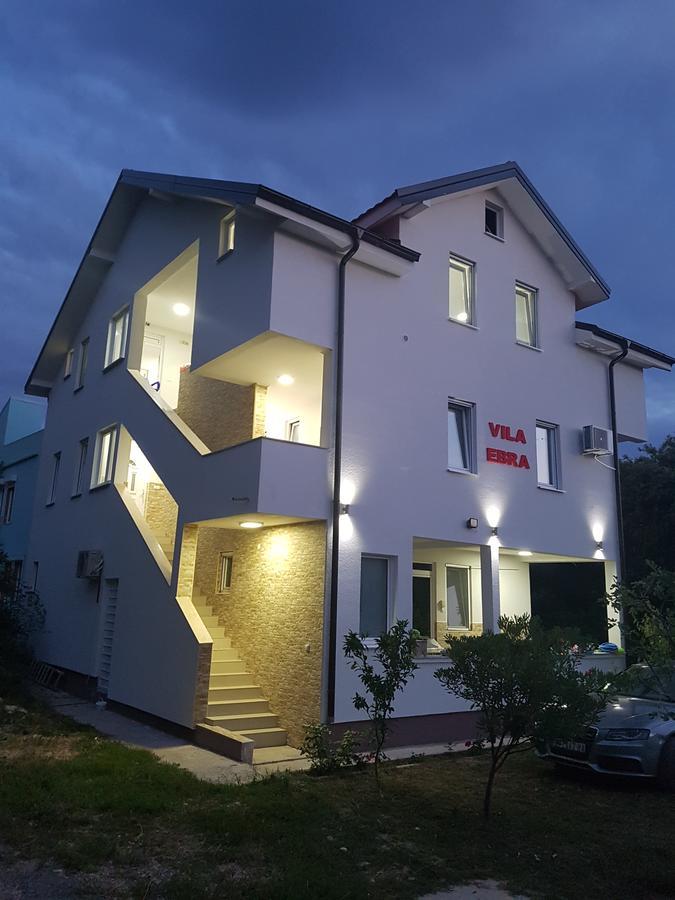 Apartmani Vila Ebra 尤塔哈 外观 照片