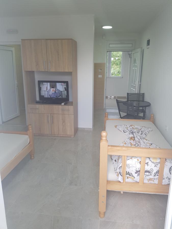Apartmani Vila Ebra 尤塔哈 外观 照片
