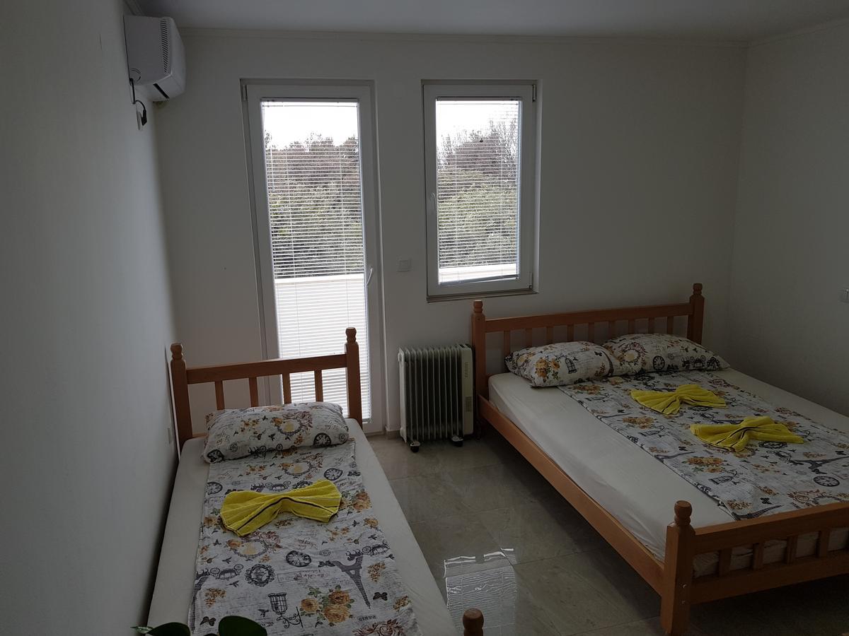Apartmani Vila Ebra 尤塔哈 外观 照片